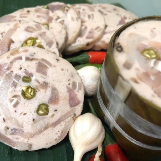 Chả lụa tai heo ớt xiêm